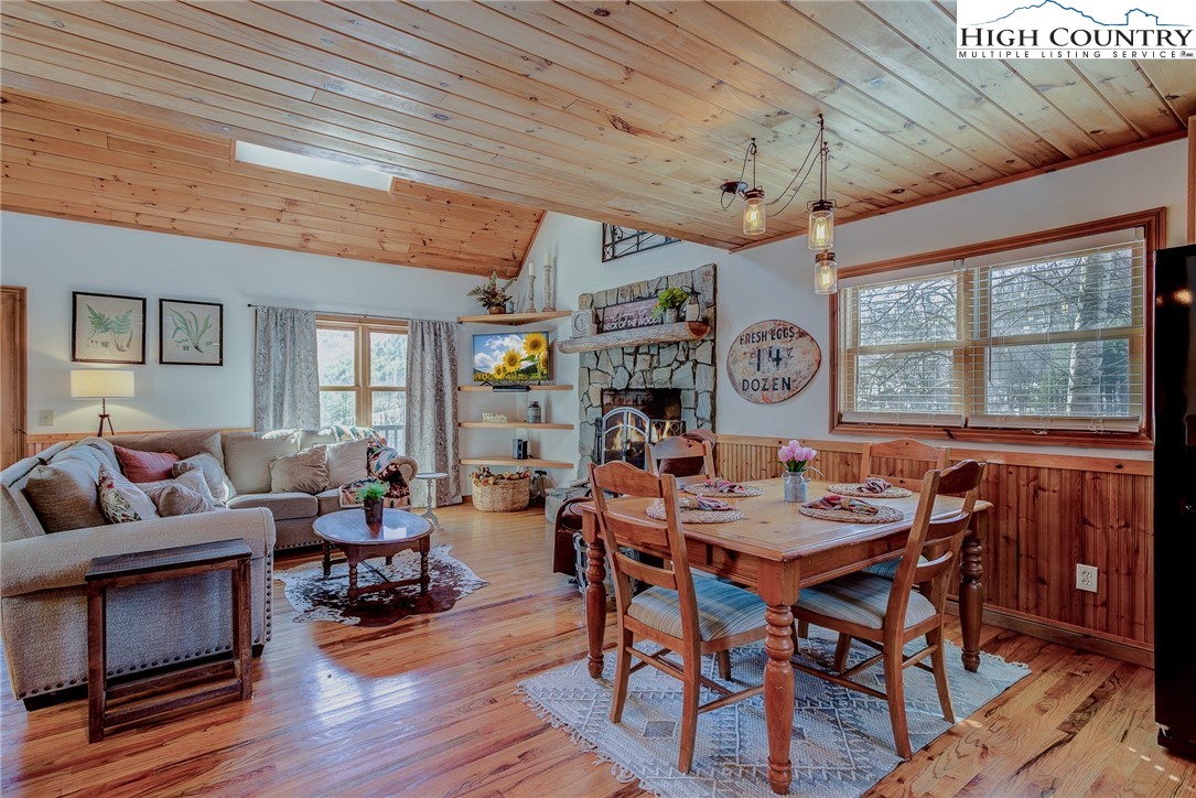 352 Woodbriar Drive