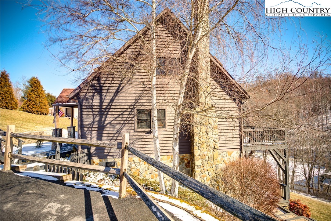 352 Woodbriar Drive