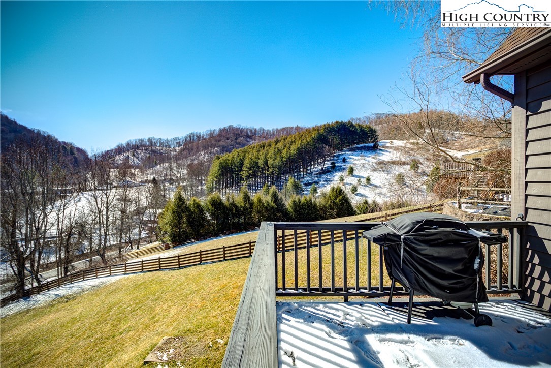 352 Woodbriar Drive