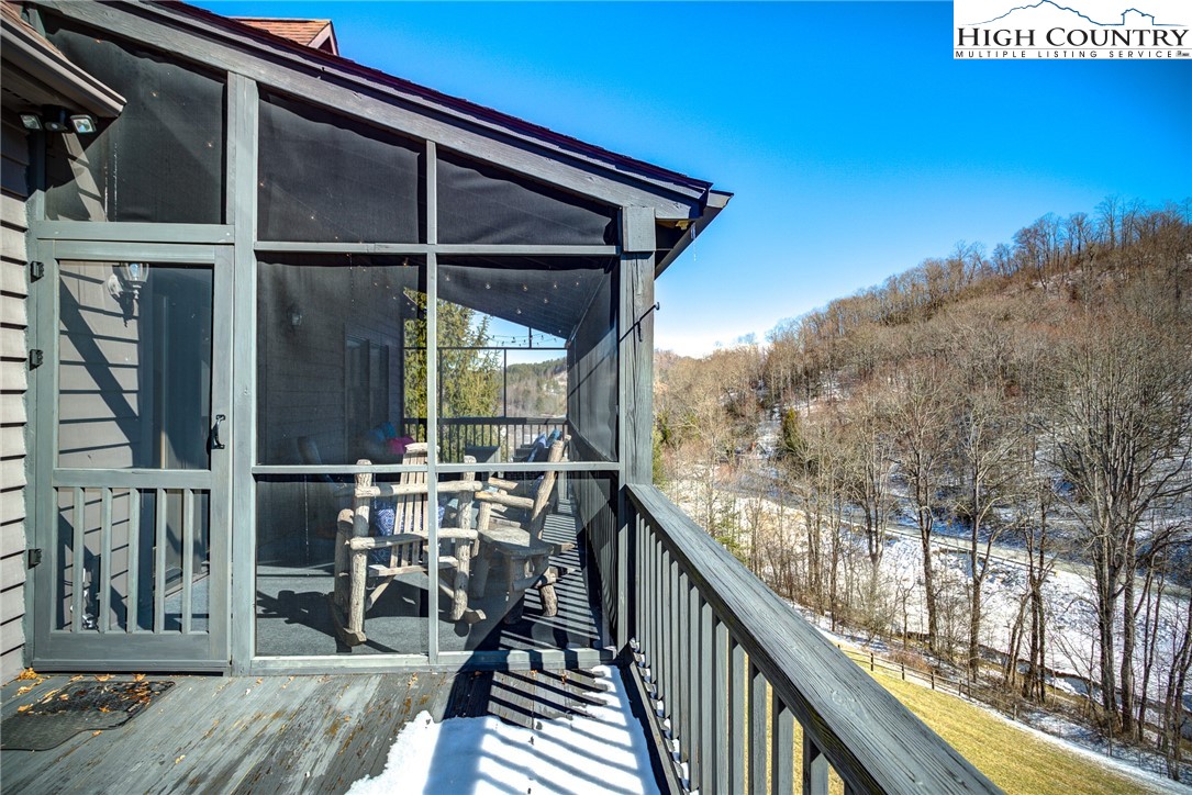 352 Woodbriar Drive