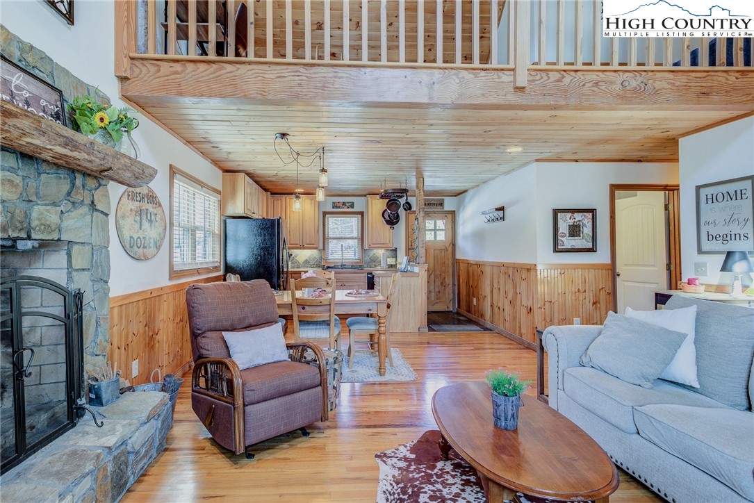 352 Woodbriar Drive