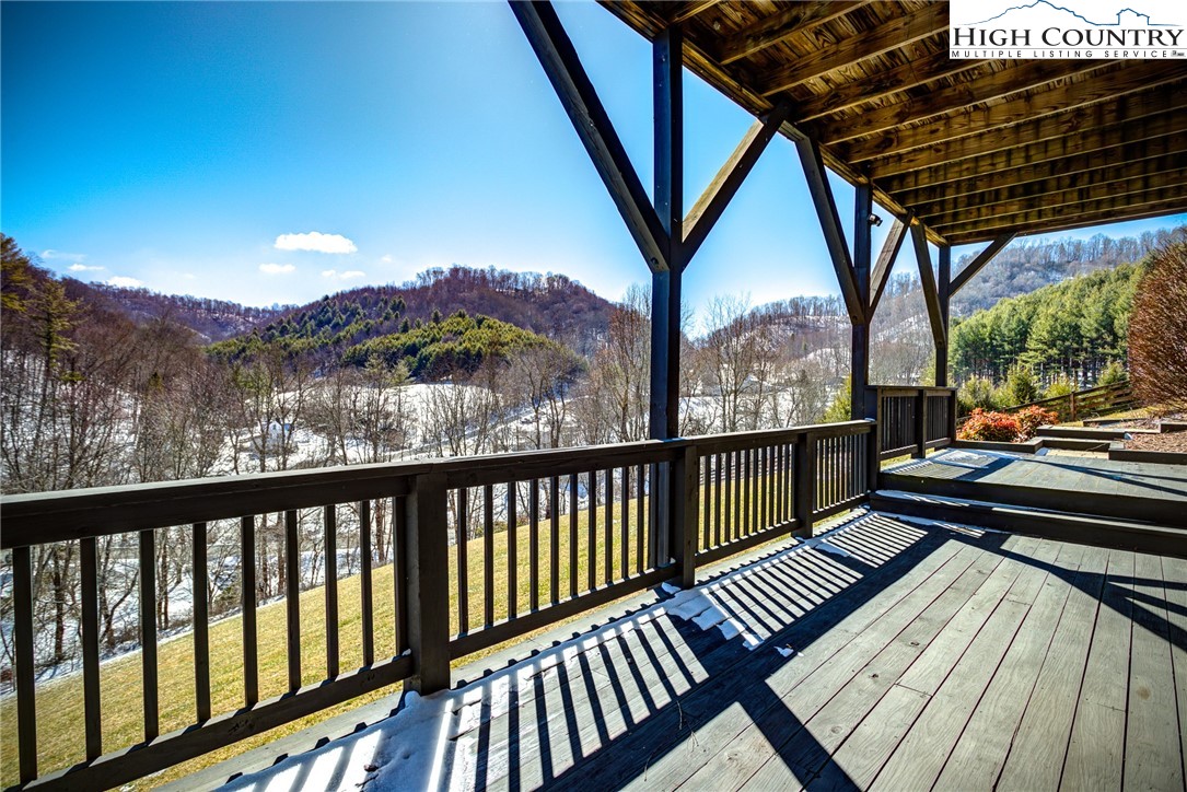 352 Woodbriar Drive