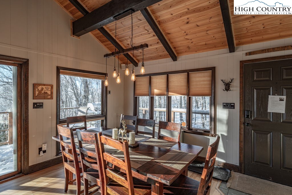 1404 Beech Mountain Parkway