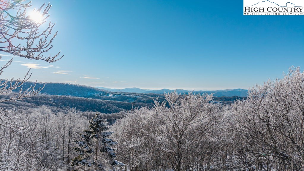 1404 Beech Mountain Parkway