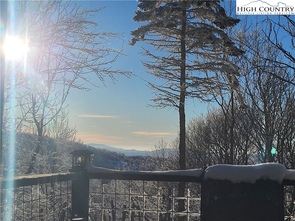 1404 Beech Mountain Parkway