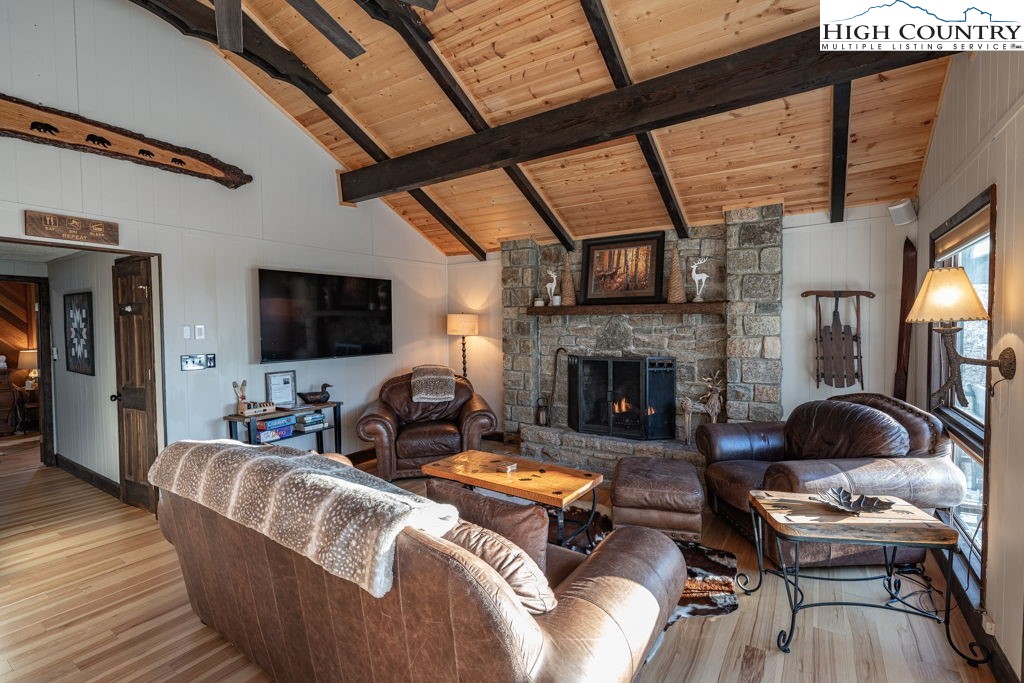 1404 Beech Mountain Parkway