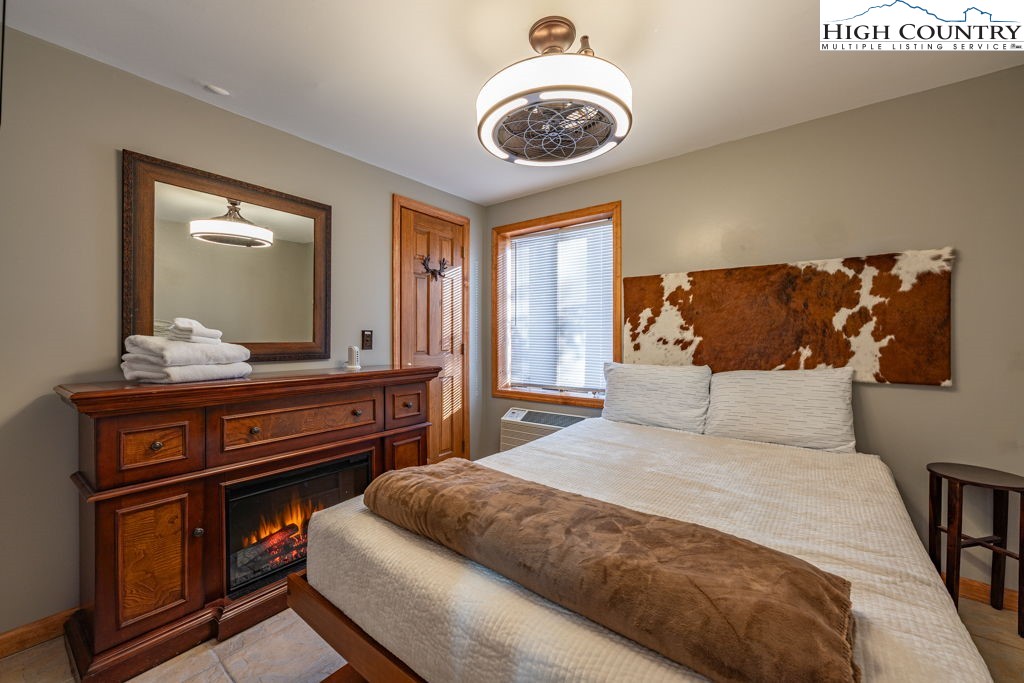 1404 Beech Mountain Parkway