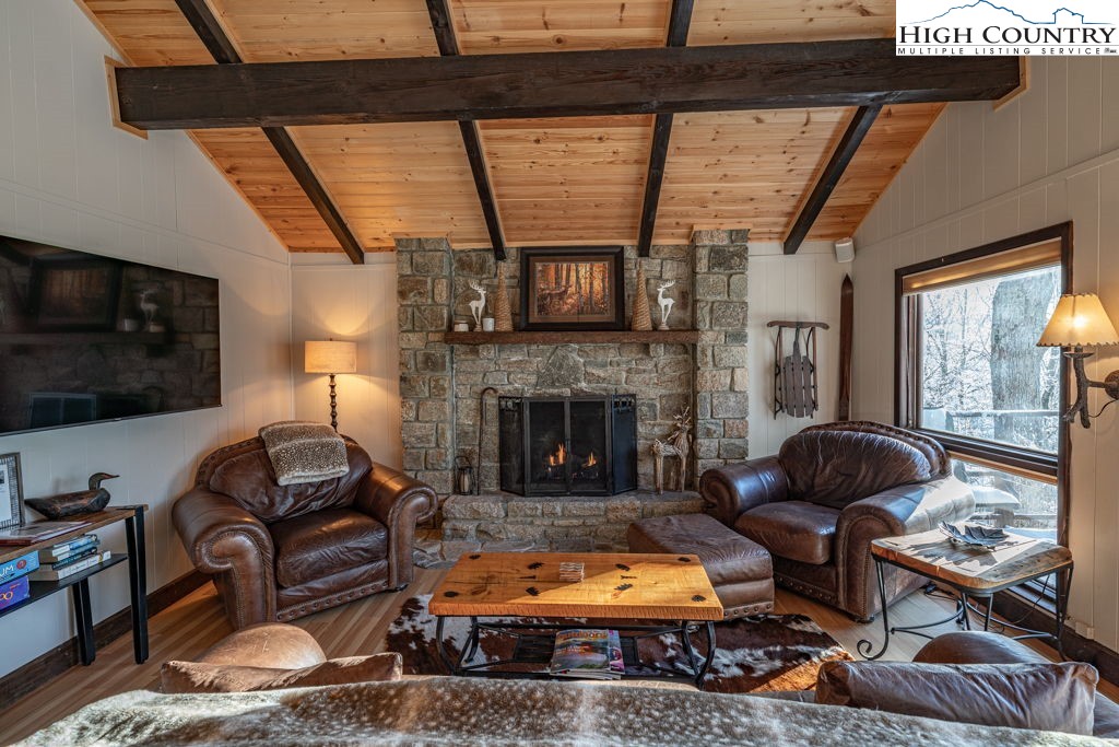 1404 Beech Mountain Parkway