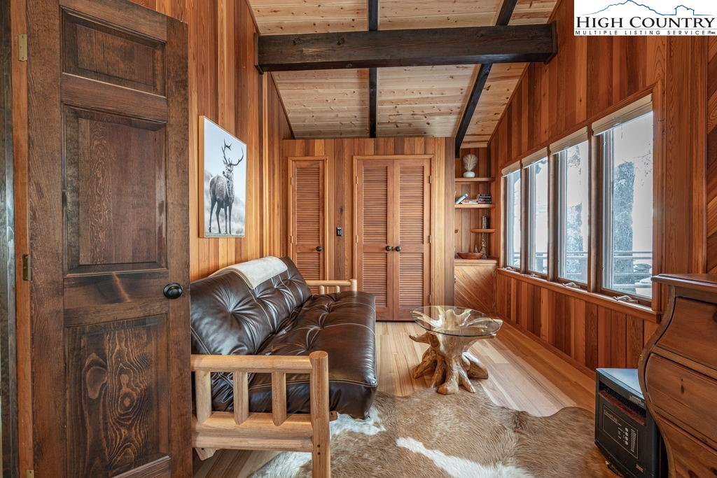 1404 Beech Mountain Parkway