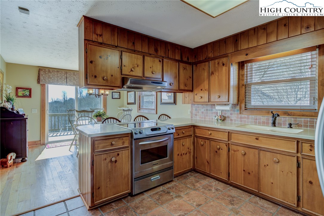 168 Grovers Knob