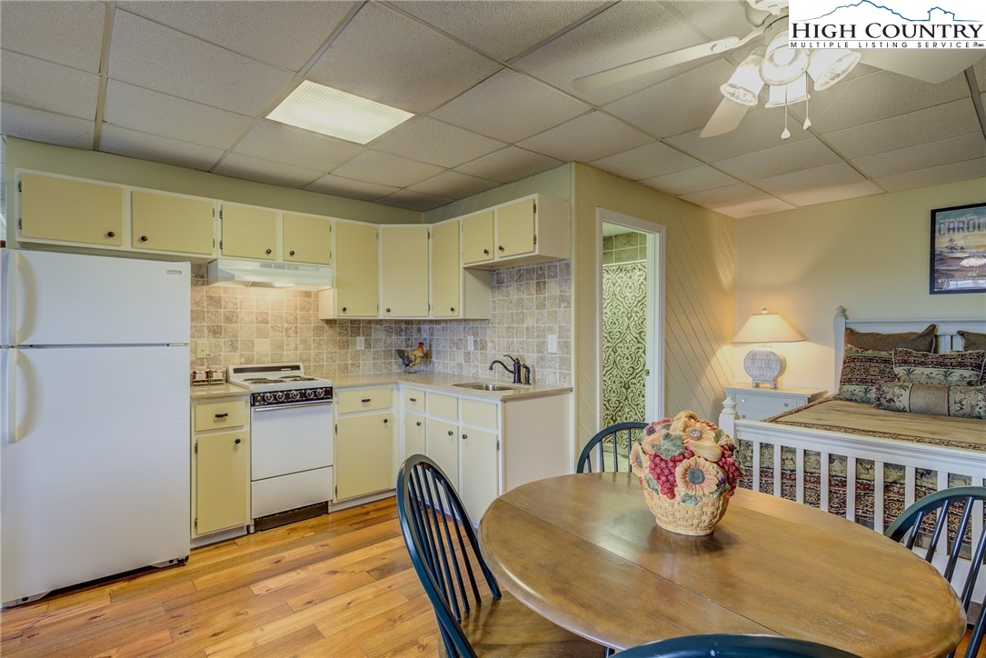 168 Grovers Knob