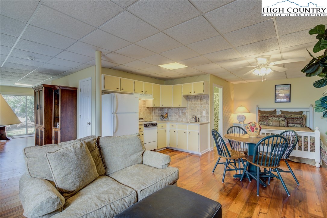 168 Grovers Knob