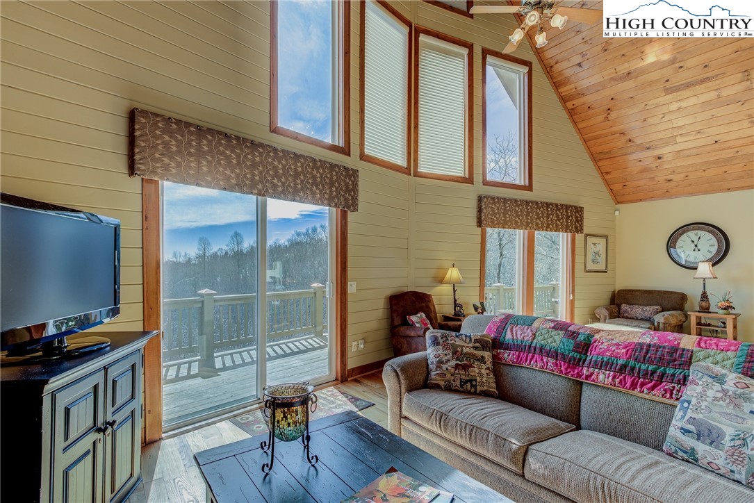 168 Grovers Knob