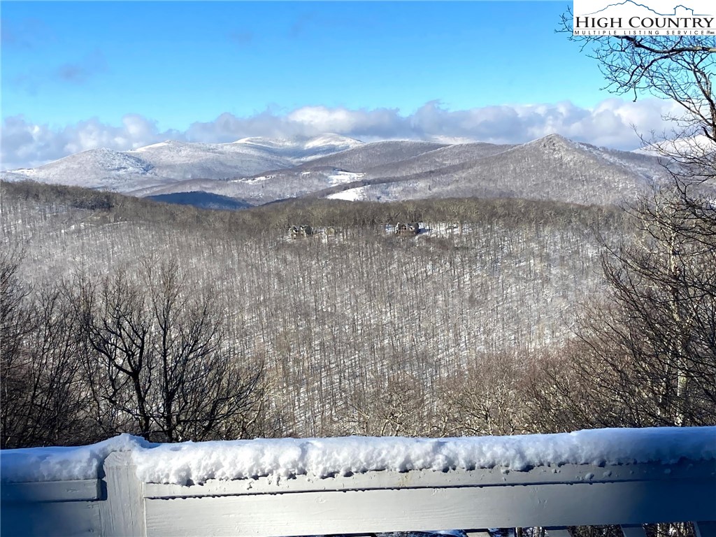 570 Running Deer Trail