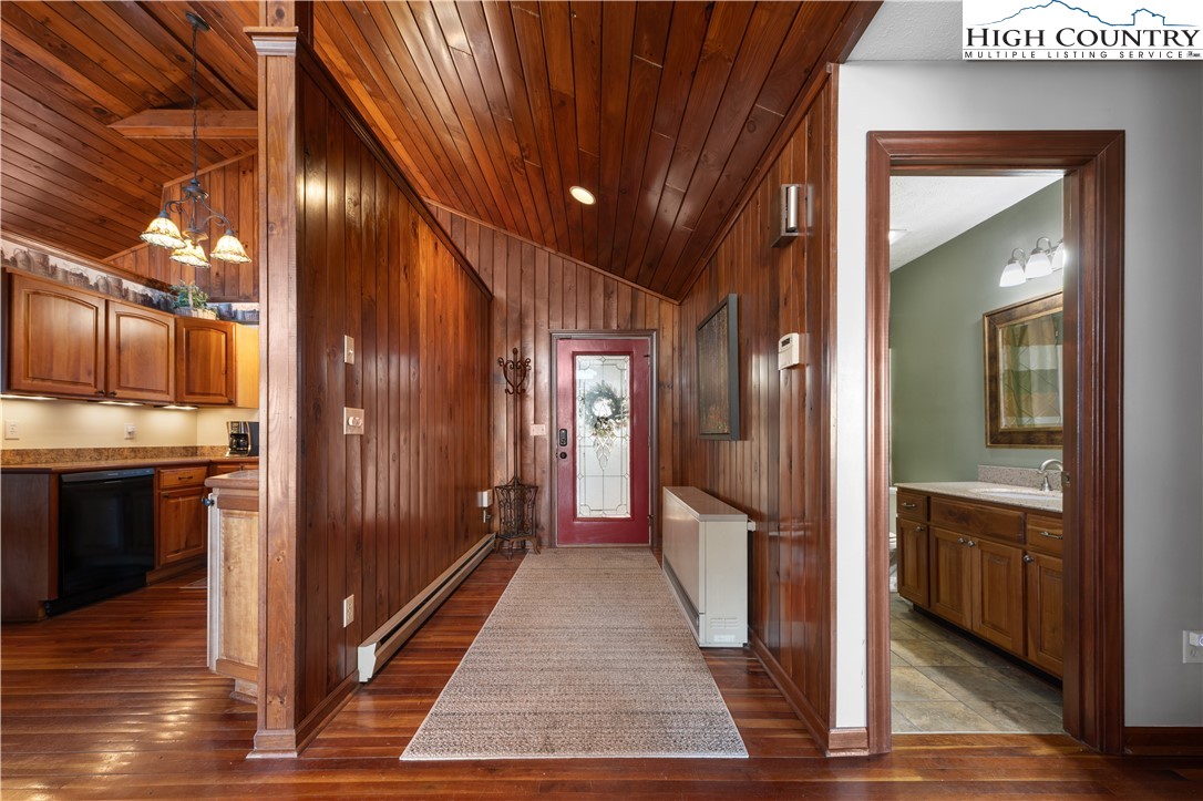 570 Running Deer Trail