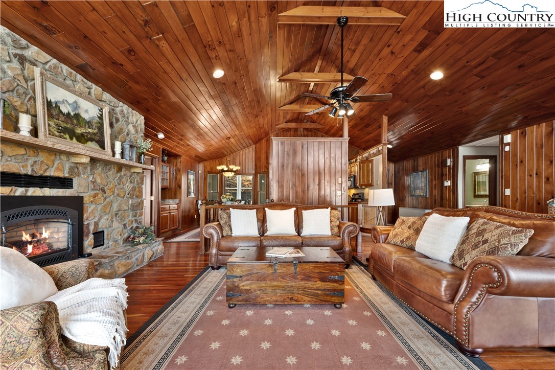 570 Running Deer Trail