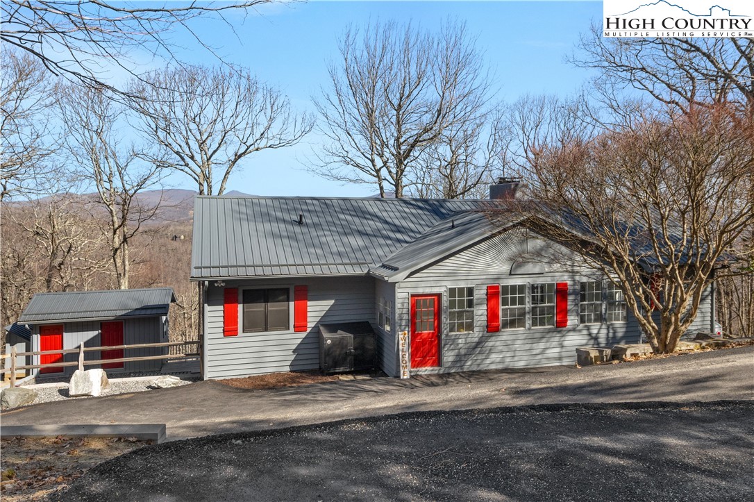 570 Running Deer Trail