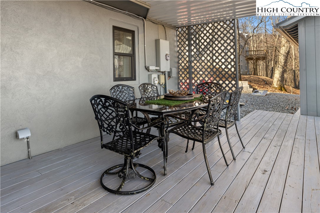 570 Running Deer Trail
