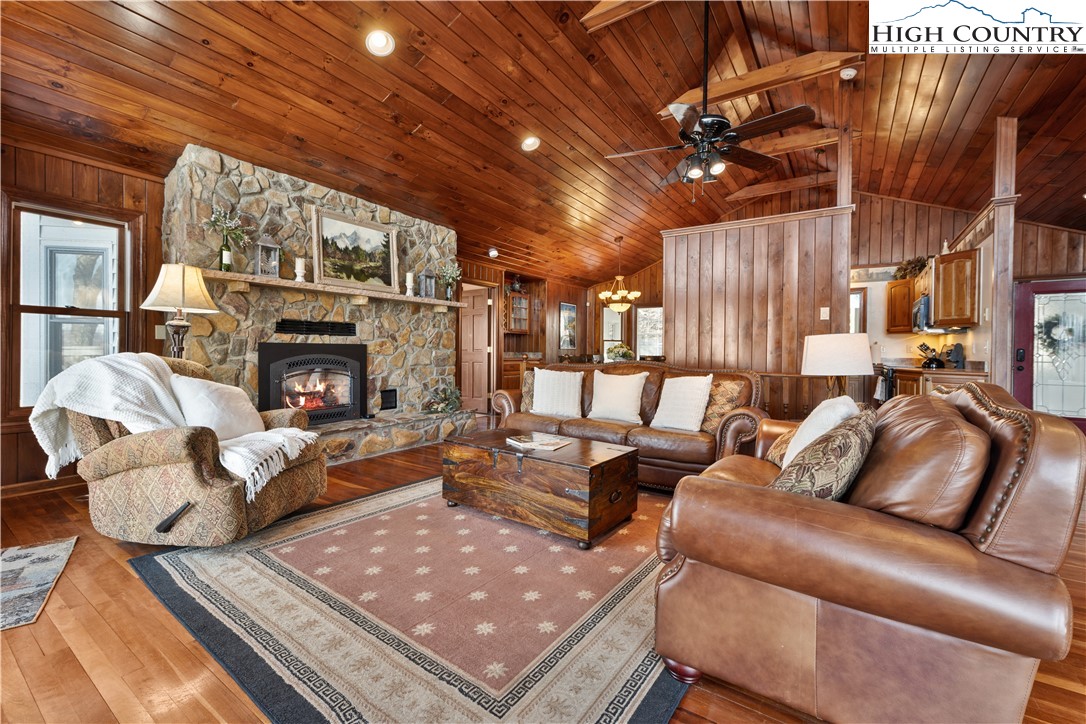 570 Running Deer Trail