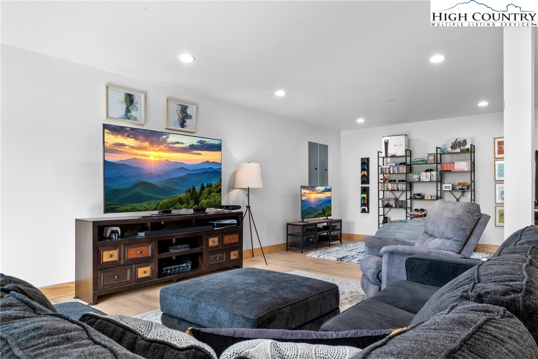 527 Cedar Trail