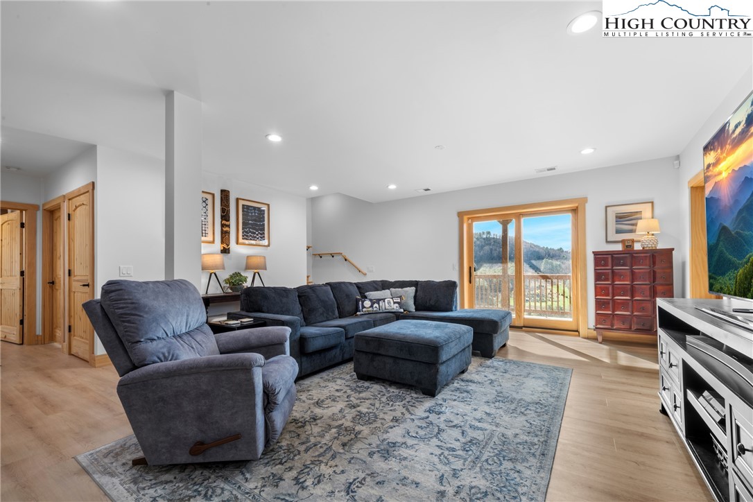 527 Cedar Trail