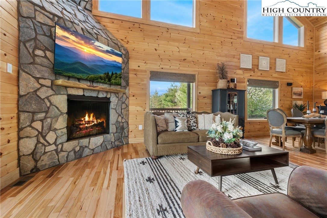 527 Cedar Trail