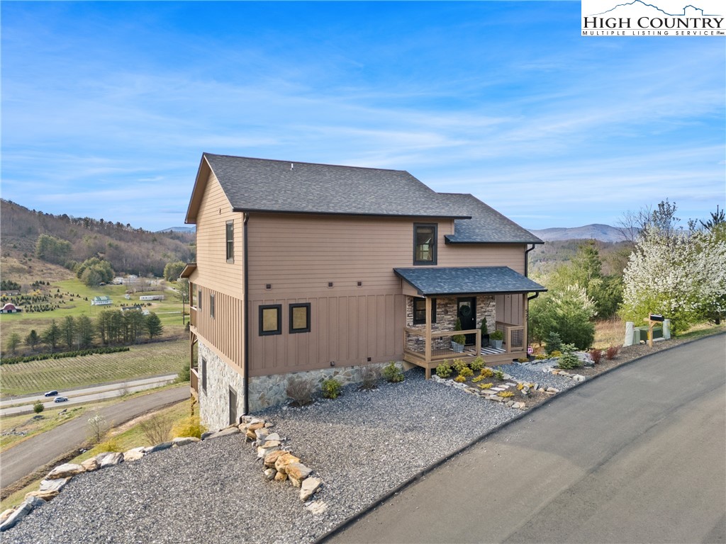 527 Cedar Trail