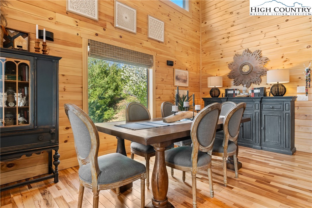 527 Cedar Trail