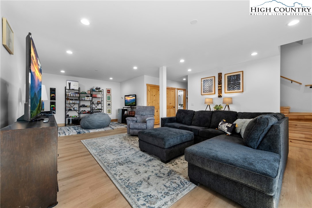 527 Cedar Trail