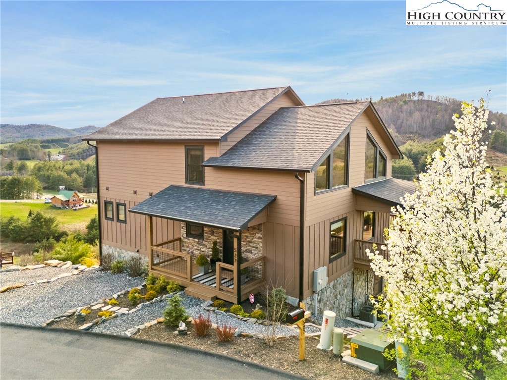 527 Cedar Trail