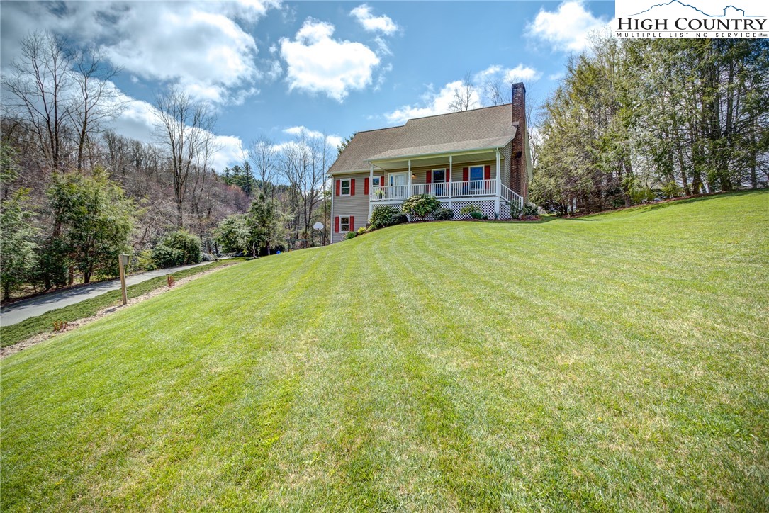 109 E Meadows Lane