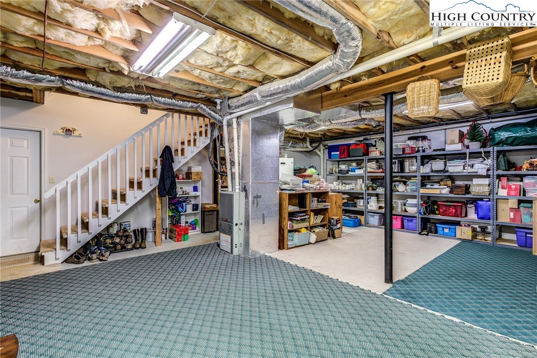 109 E Meadows Lane