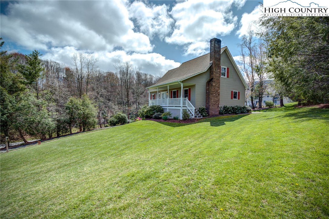 109 E Meadows Lane