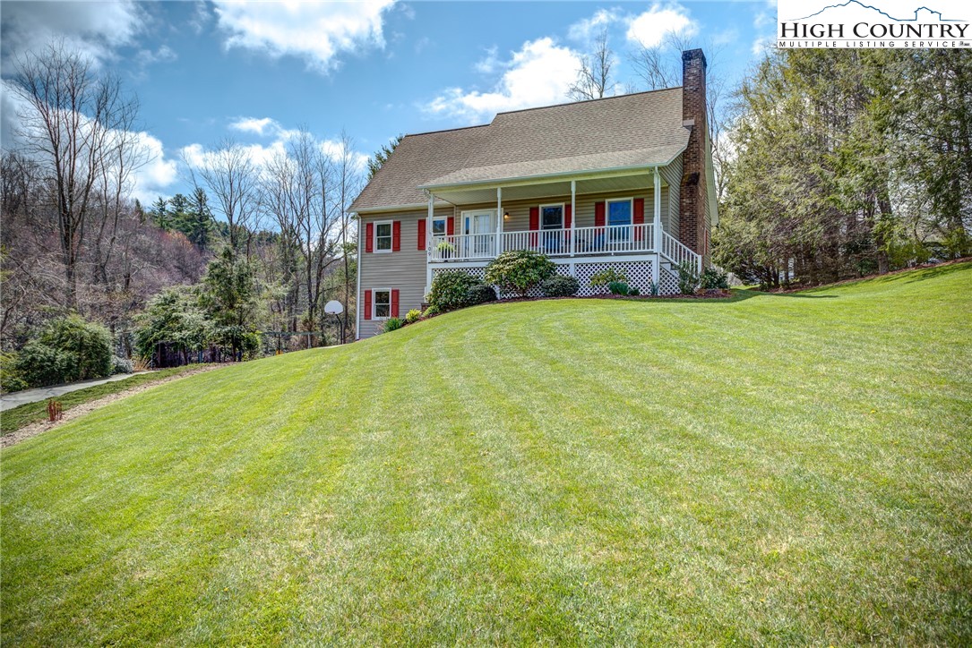 109 E Meadows Lane