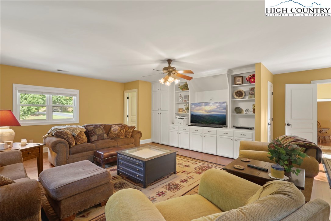 671 Parkcrest Drive