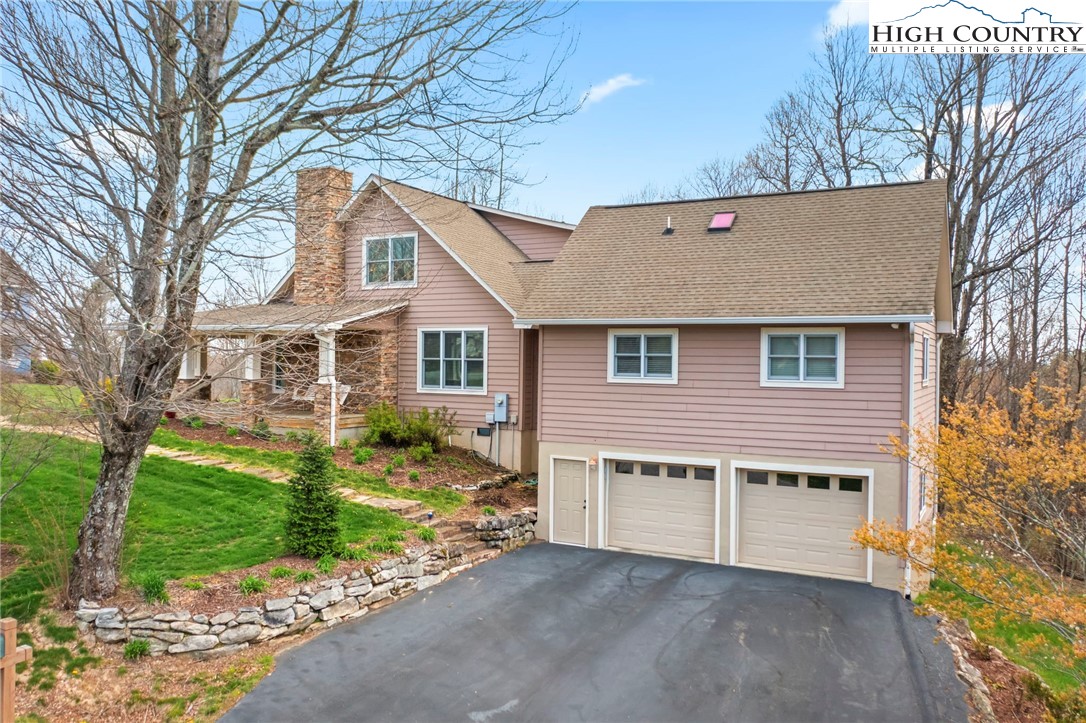 671 Parkcrest Drive