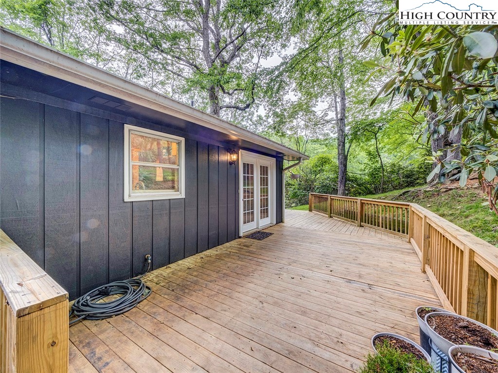 1060 Seven Oaks Road