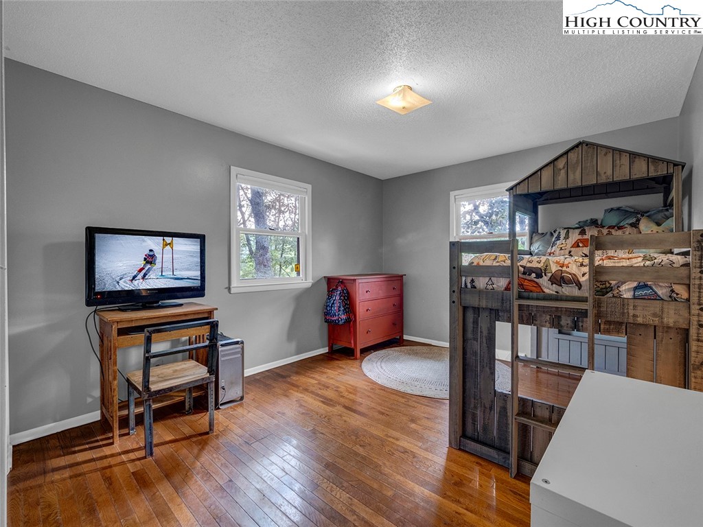 1060 Seven Oaks Road