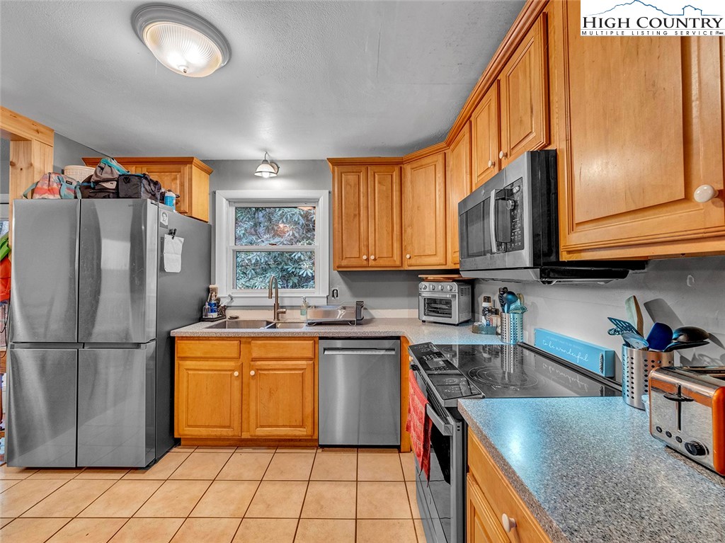 1060 Seven Oaks Road