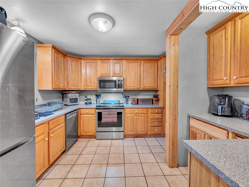 1060 Seven Oaks Road