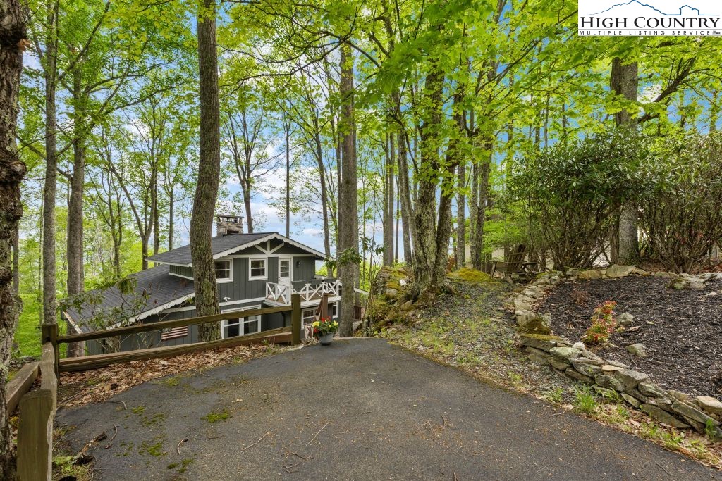 844 Pine Ridge Road