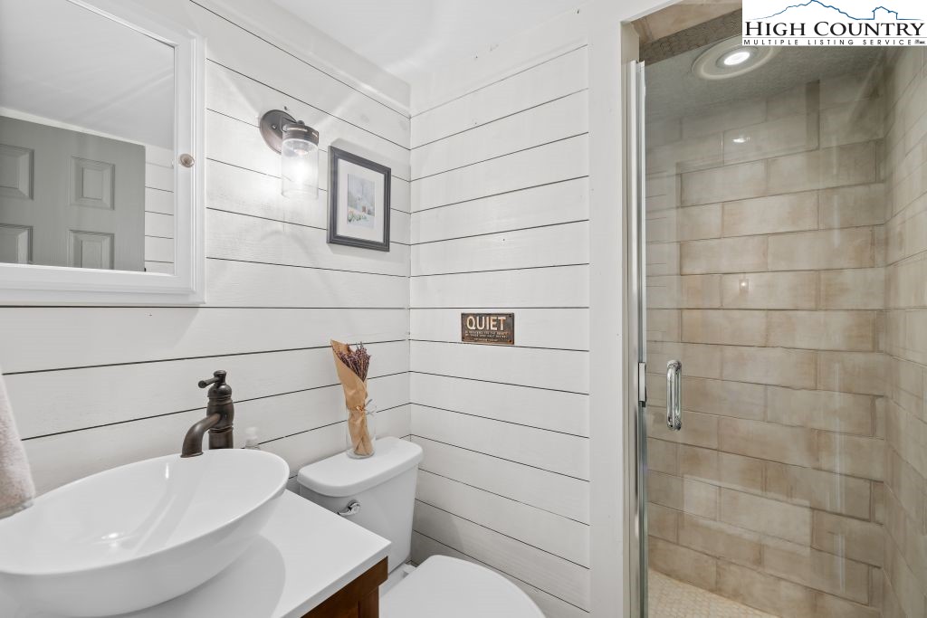 844 Pine Ridge Road