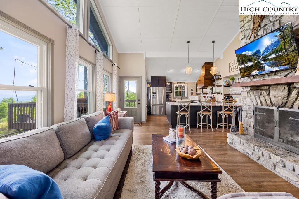 844 Pine Ridge Road