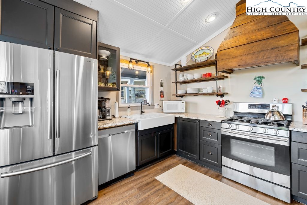 844 Pine Ridge Road