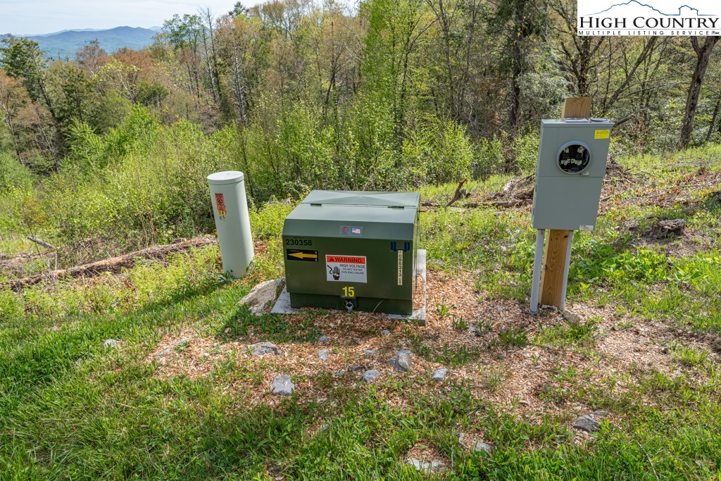 77 N Eagles Nest Trail
