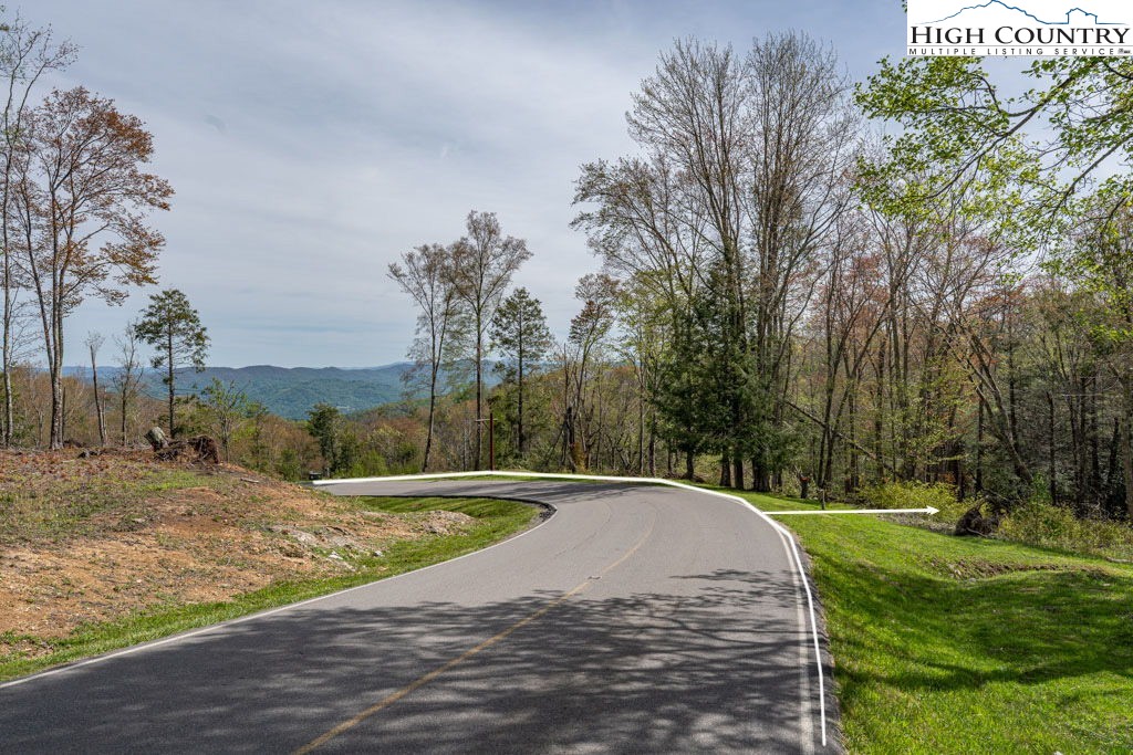77 N Eagles Nest Trail