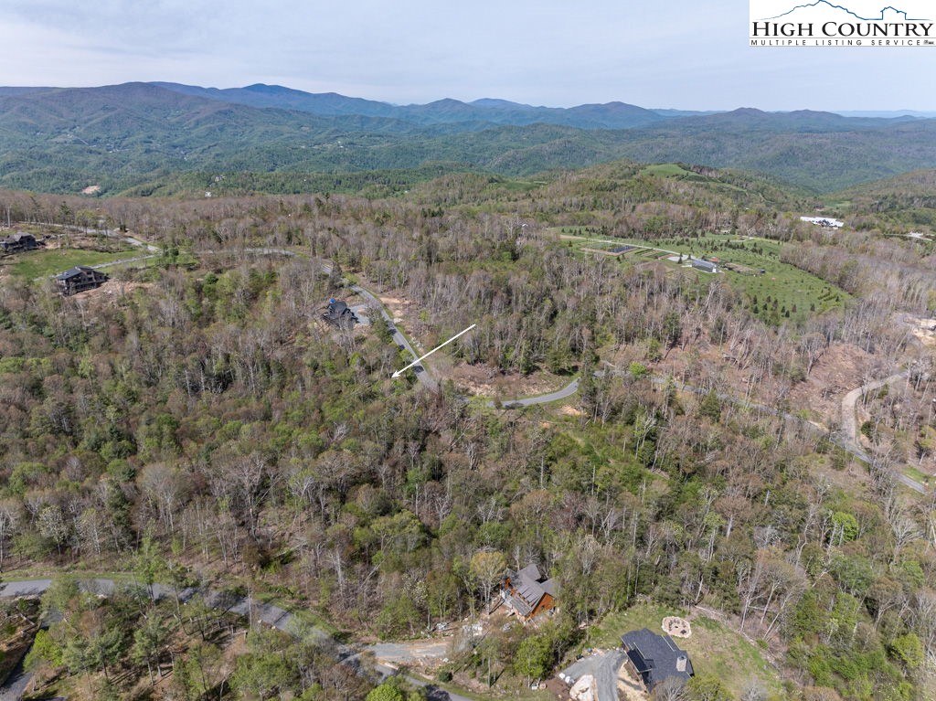 77 N Eagles Nest Trail