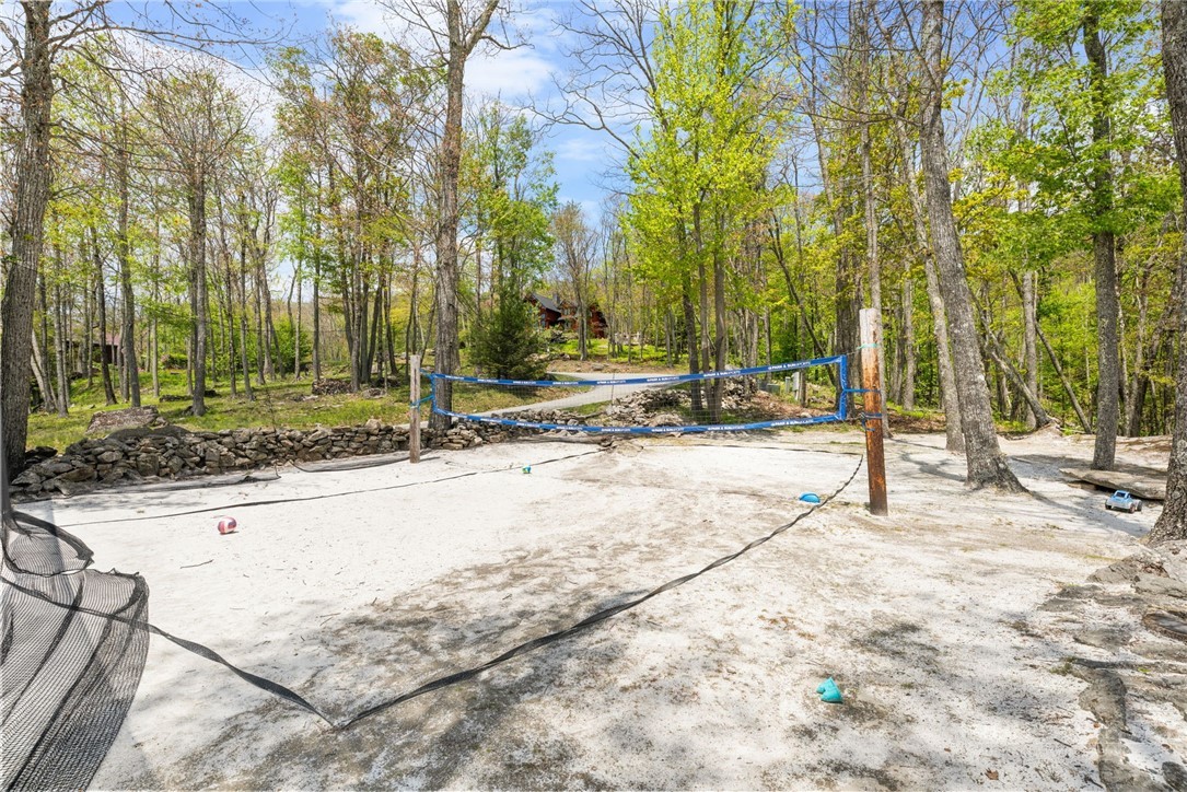 77 N Eagles Nest Trail