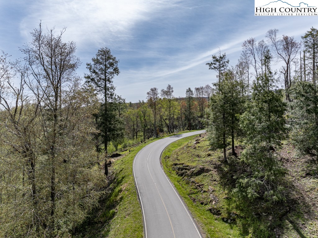 77 N Eagles Nest Trail