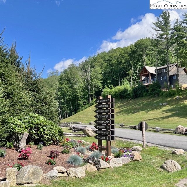 77 N Eagles Nest Trail